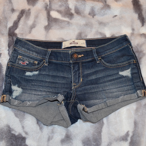 SOLD 🩳 Hollister jeans shorts - Picture 1 of 2